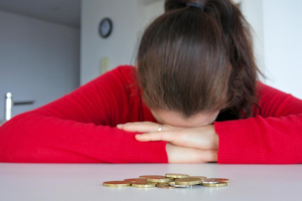 KATARINA IMA 25 GODINA I POČELA JE DA SKUPLJA 80.000 EVRA DA KUPI STAN: Svi je mrze zbog ove KAMPANJE na INTERNETU