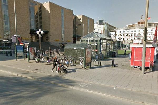 POLICAJAC IZBODEN NOŽEM U VRAT: Horor u Švedskoj, napadač uhapšen!