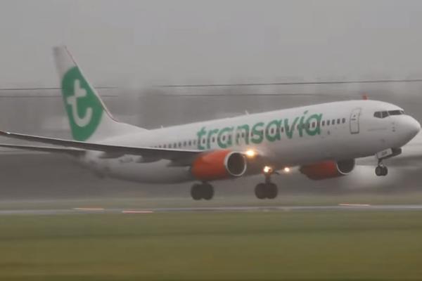 UZBUNA U VAZDUHU! Avion Beograd - Amsterdam morao prinudno da sleti, niko ne zna o čemu se radi!