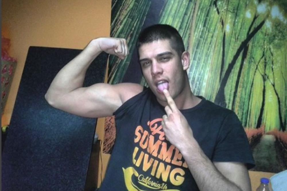 EVO ŠTA DEJAN RADI DOK SE ALEKSADRA UDVARA CARU: Objavio snimak, nije kod kuće, JASNO JE SVE