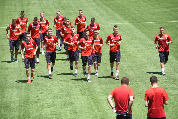 ZVEZDA OLAKŠALA IGRAČKI KADAR: 12 igrača otišlo sa Marakane na pozajmice!