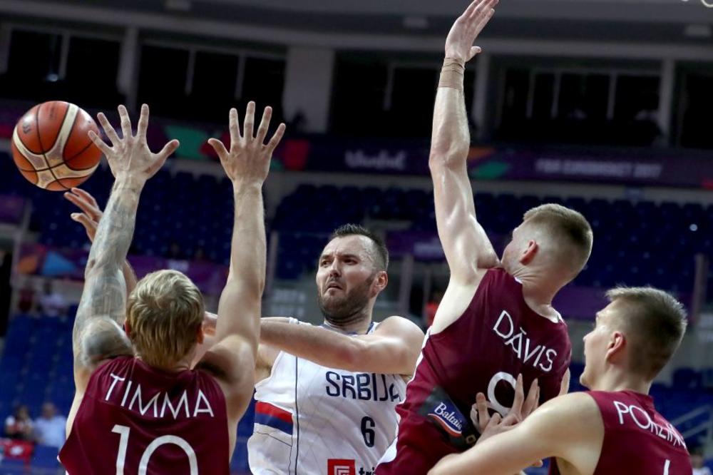 MALO SMO SE UPLAŠILI: Junak Bogdanović i kapiten Mačvan znaju gde je bilo najviše propusta protiv Letonaca!