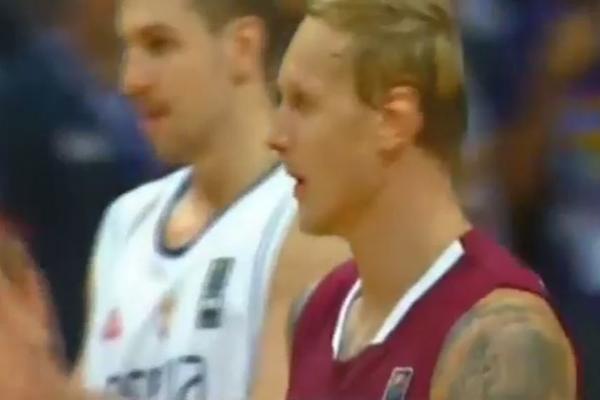 DRIPAČKI POTEZI LETONCA: Kačio se s Milosavljevićem od početka, pa podmuklo udario Lazića! (VIDEO)