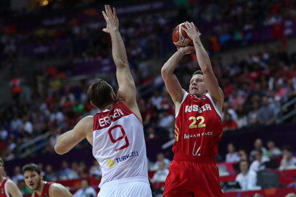 RUSI UTIŠALI ULKER ARENU: Hladnokrvni Šved i Mozgov iznenadili Turke! Belgijanci stotkom po Britancima! (VIDEO)