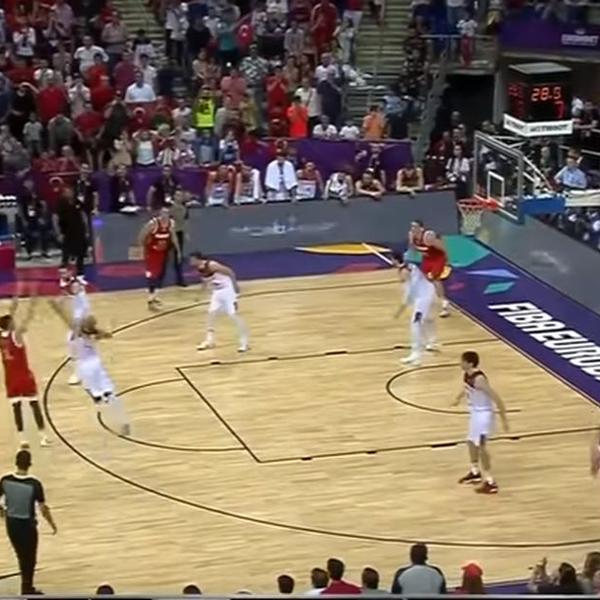TOP 5 POTEZA 2. DANA EUROBASKETA: Ćaćove igrarije, Bogdan kiropraktičar, upoznajte Porzingisa i trojka za muk! (VIDEO)