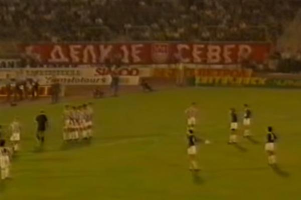 Ne, nije naučna fantastika! Delije su stvarno jednom navijale zajedno s Grobarima na tribini za Partizan! (VIDEO)