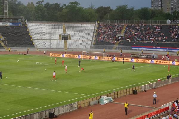 Da se čovek naježi! Navijači reprezentacije za ubijenog Demira Jukića! (VIDEO)