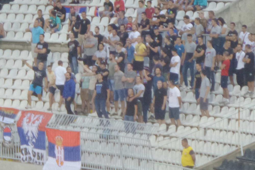 Navijačima nije ostalo ništa drugo nego da zvižde! Propust pred meč Srbija - Moldavija izazvao bes na tribinama! (FOTO)