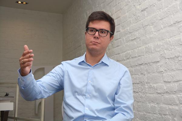 BOLJE DA MI PRETE ALBANCI NEGO SRBI, ako pustim film na Kosovu, UHAPSIĆE ME! Malagurski šokirao ceo region (VIDEO)