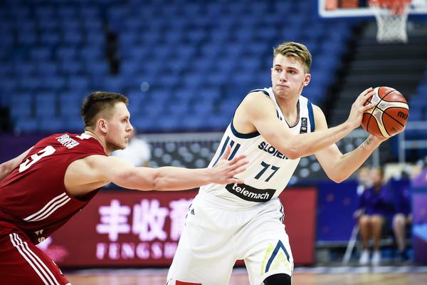 Dragić i drugari očerupali Petlove, i sa pet pobeda pokazali ko igra najlepšu košarku na Eurobasketu! (FOTO)