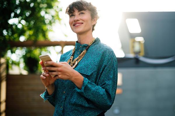 Greškom je poslala tati poruku -  volim te, a odgovor ju je istopio! (FOTO) (GIF)