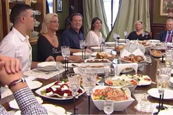 NOVAK JE ODRASTAO SA REKETOM U RUKAMA, A MOJ UNUK TRAŽI OD DEKE SAMO JEDNO! Karića DRMNULE emocije!