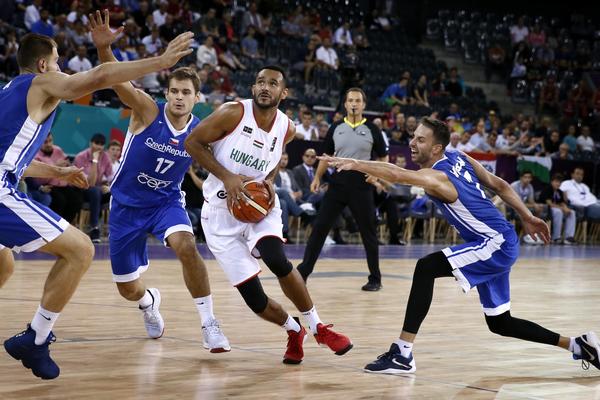 HANGA UPOREDIO TRENERE REALA I BARSELONE: Pablo Laso vam ostavlja više slobode na terenu, Šarunas je striktan!