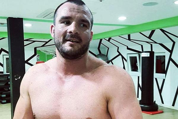 MOMCI, EVO PARE, SIPAJTE BENZIN: Isplivali novi detalji o incidentu sa BENTLIJEM I VUČIĆEVOM KOLONOM