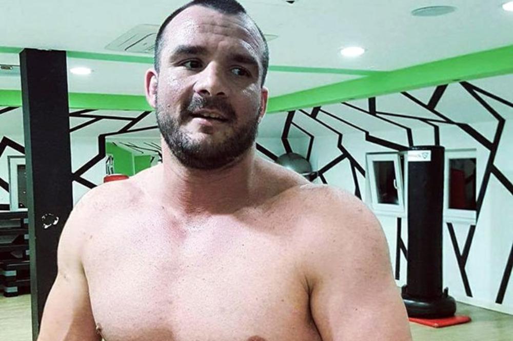 MOMCI, EVO PARE, SIPAJTE BENZIN: Isplivali novi detalji o incidentu sa BENTLIJEM I VUČIĆEVOM KOLONOM