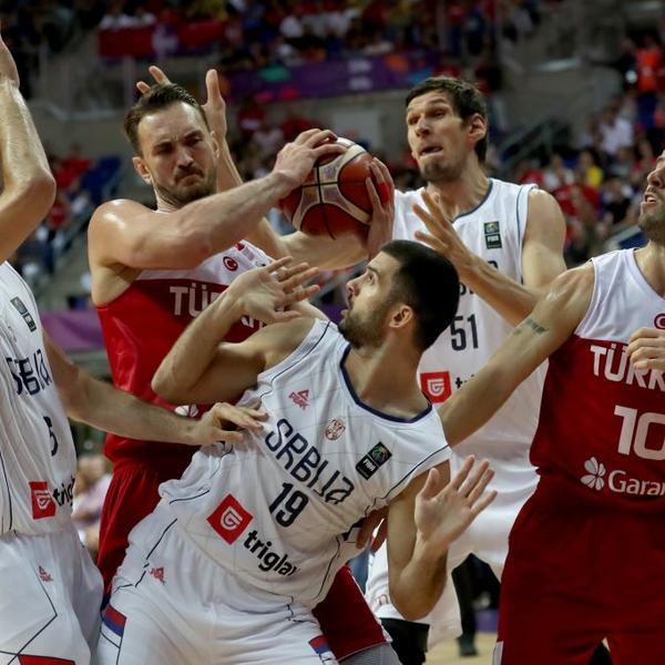 Da li je ovo srednji ili 21. vek?! Neverica, RTS uveo medijski mrak Republici Srpskoj zbog basketa! (FOTO)