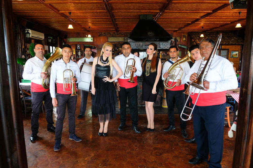 Sestre Gobović oduševile Slovence: Nastup s trubačima Dejana Ilića digao sve na noge (VIDEO)