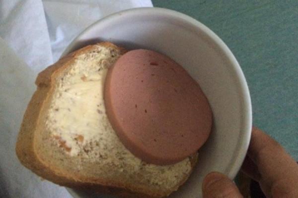 BAR SE NEKO DOZVAO PAMETI: Klinički centar Vojvodine uvodi bolju hranu za pacijente I ČAK 60 REŽIMA ISHRANE!