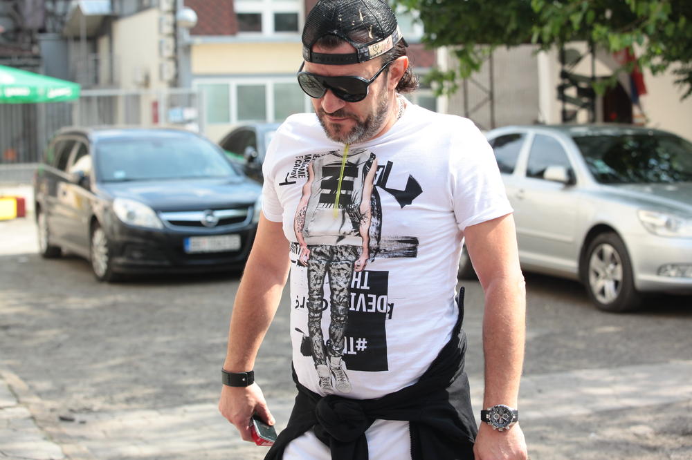 LUKAS NE MOŽE DA KOMUNICIRA SA ĆERKOM! Sonja oduzela Viktoriji telefon, ali to nije SVE! Zbog ovoga je pevač POLUDEO!