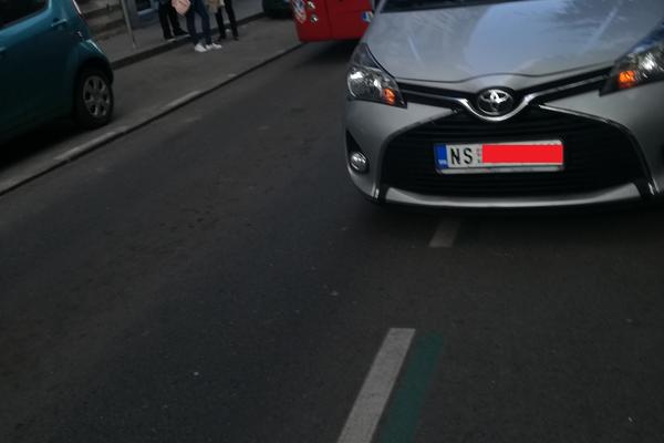 BAHATOST LEVEL 1.000! Novosađanka blokirala centar Beograda na 15 MINUTA! (FOTO)