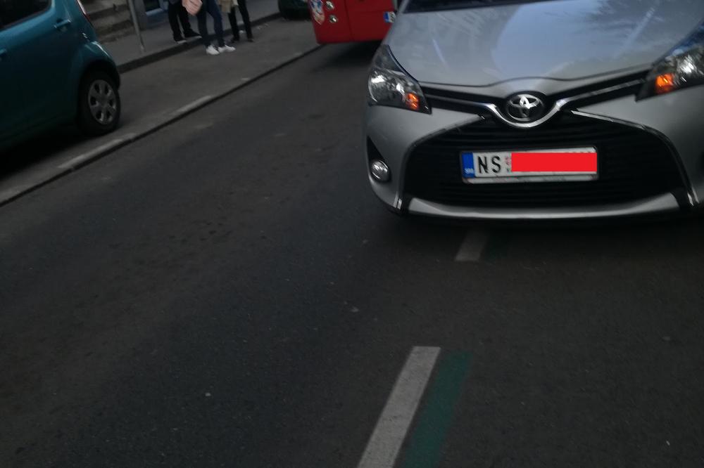 BAHATOST LEVEL 1.000! Novosađanka blokirala centar Beograda na 15 MINUTA! (FOTO)