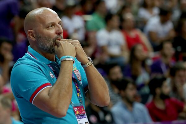 SALE ĐORĐEVIĆ: Nismo se potrošili! Gledamo samo u svoj tanjir i spremamo se za ono što sledi!