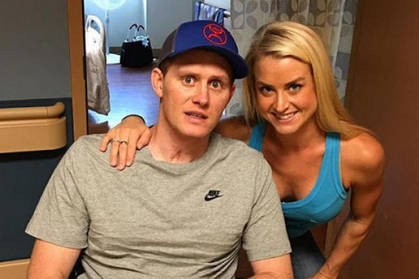 BIO JE NEPOKRETAN, A ONDA SE DOGODILO ČUDO! Ustao je iz kolica SAMO DA BI MOGAO DA JE POLJUBI! (FOTO)