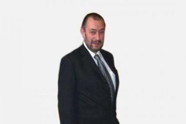 OVO JE LEKAR KOJI JE UPUCAO GLUMICU IZ KURSADŽIJA, PA SEBI PRESUDIO: Srđan Cvetanović bio specijalista plastične hirurgije!