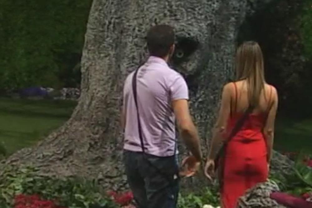 ODMAH KRENUO HAOS I RASULO! U Zadruzi Maca odmah legla u krevet oženjenog čoveka pred ženom, kad ih je UHVATILA - PAKAO!