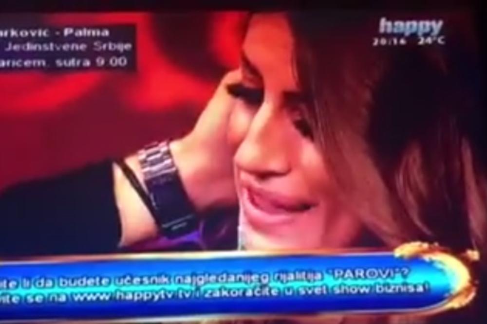 KAKVA JE OVO PATETIKA? To se radi u 4 zida, a ne na televiziji: Dalila izjavljivala ljubav Dejanu i RIDALA dok je on mazi po glavi!