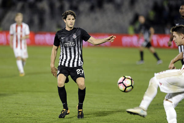 ZVEZDA IMA DOBRE IGRAČE, NAJVIŠE PAŽNJE TREBA OBRATITI NA DVOJICU: Kića Kosović izneo očekivanja pred Večiti derbi!