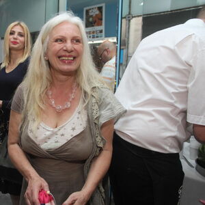 OKAČILA MIKROFON O KLIN, PA SE ZAPOSLILA KAO VULKANIZER! Sad isplivala njena ZARADA, šok cifra