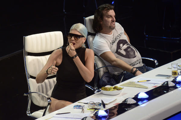 KARLEUŠA ZARATILA SA LUKASOM! Nije joj došao na slavlje, a ona GA ŽESTOKO PROZVALA!