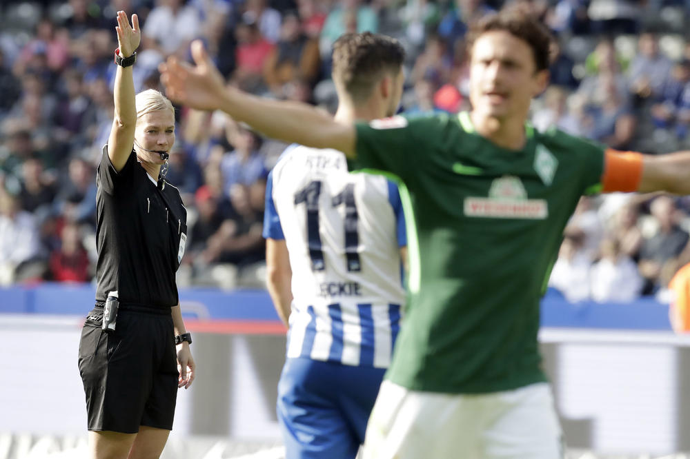 NEMICA KOJA JE U VAR SOBI PONIŠTILA GOLOVE MILANA: Radi u policiji, i ne sudi od prošle godine!