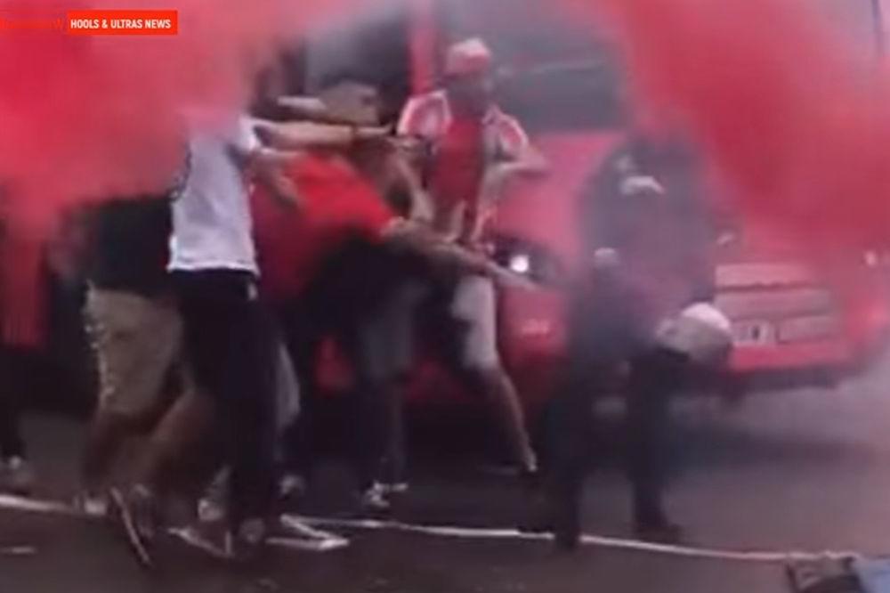 Španija dugo nije videla ovakav obračun huligana i policije, na ivici krvoprolića! (VIDEO)