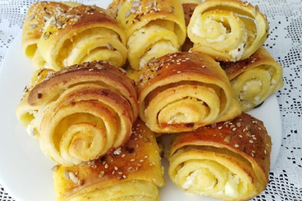 Meke kao duša, zlatne kao dukati! Rolnice sa sirom morate probati! (RECEPT) (VIDEO)