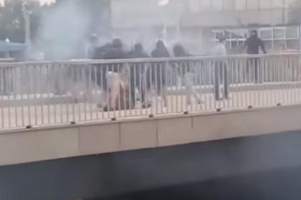 POLICIJI DA ZAHVALI ŠTO JE ŽIV: Torcidaš je uleteo među Bed blu bojse u Vukovaru, a onda je pao - počelo je krvničko gaženje! (VIDEO)