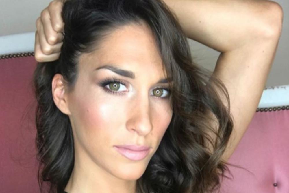 JELISAVETA ORAŠANIN KAKVU DO SAD NISTE VIDELI: Lepa glumica pokazala još jedan talenat! (FOTO)