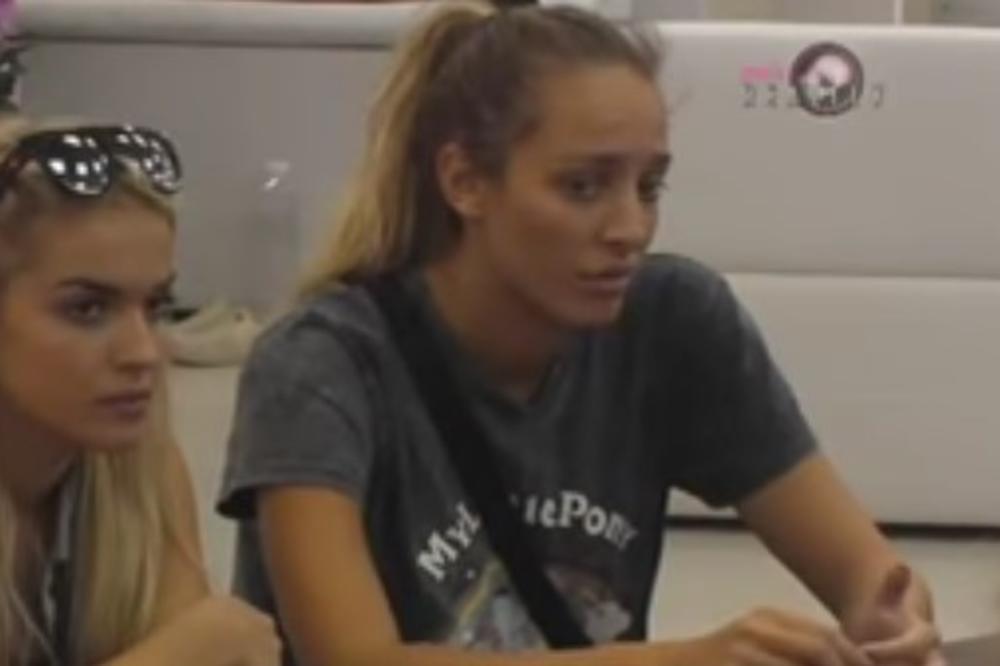 MENI JE MNOGO VLAŽNA: Luna Đogani ima čudan problem, a evo šta je uzrok njene muke!