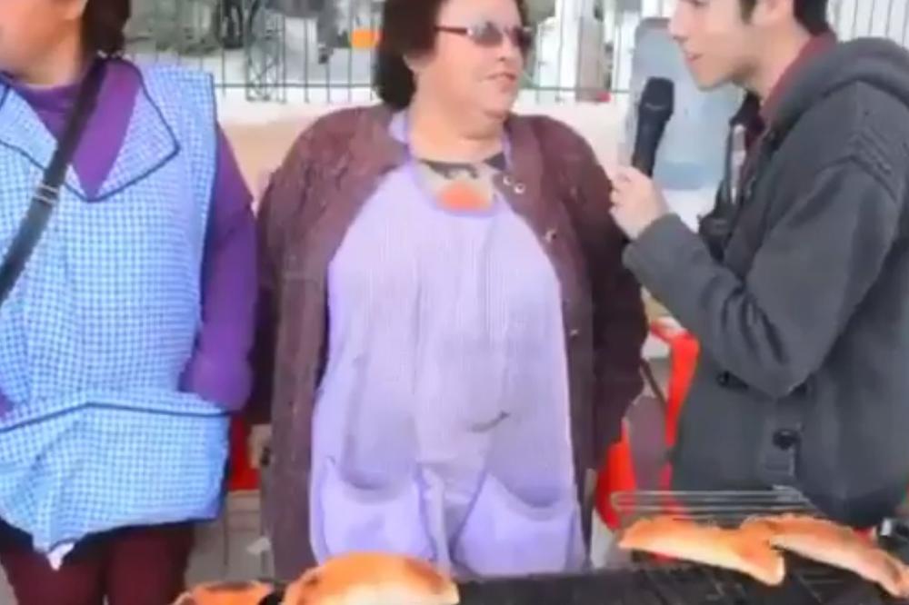 KOJE ĐUBRE OD PSA! Ova kuca je postala prava TV ZVEZDA zbog onoga što je uradila (VIDEO)