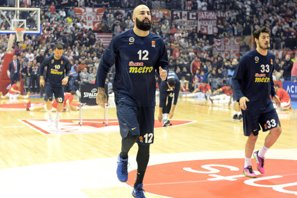 NE POSTOJE REČI DA SE OPIŠE ZAHVALNOST: Pero Antić se oprostio od Fenerbahčea! (FOTO)