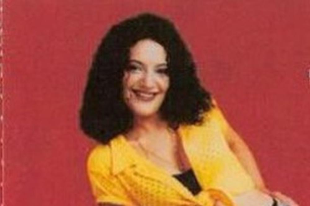 SAMO, SAMO, SAMO DA TI BUDE KAO MENI, OOO: Svi znate ovu pevačicu i njene pesme, a evo kako je izgledala pre 29. godina!  (FOTO)