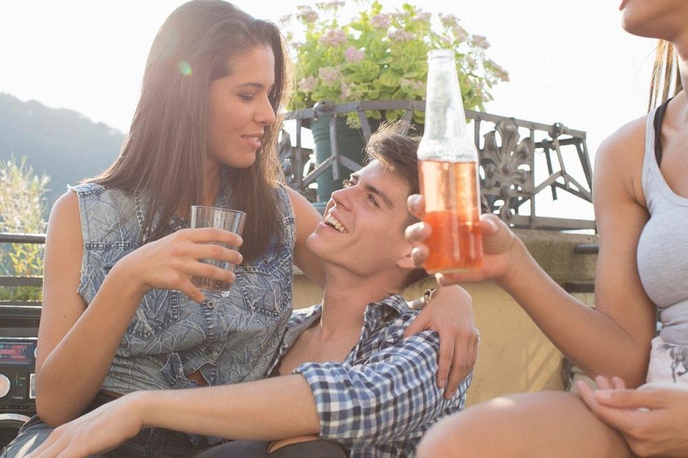 Kako momci doživljavaju flert, a kako devojke? (FOTO) (GIF)