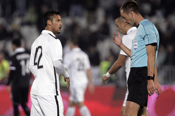 PRIČA SE DA JE IZ SRBIJE SKLONJEN ZBOG BRODARCA: Koroman laže, ovde nas posle jedne greške stavljaju na lomaču!