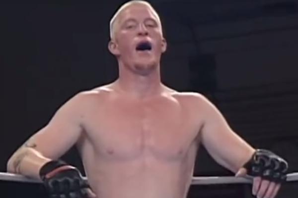 UZNEMIRUJUĆE! MMA borac ostao bez prsta! (FOTO 18+)