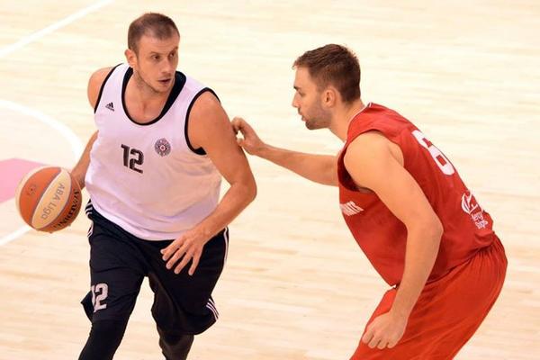Partizan od -16 do šuta za produžetak sa pola terena, ali je Vilijams - Gos promašio!