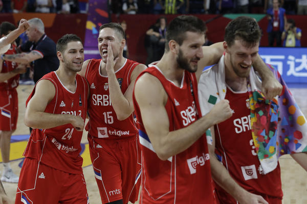 HRVATI SE DIVE SRBIMA: Koji bre C tim?! Oni da pošalju trubače iz Guče uzeli bi medalju! (FOTO)