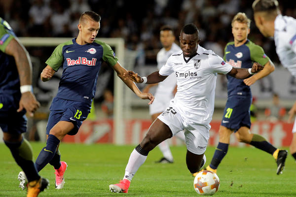 NEŠTO OVDE NE ZVUČI KAKO BI TREBALO: Igrali utakmicu Lige Evrope, a u timu nisu imali nijednog evropskog fudbalera?! (FOTO) (VIDEO)