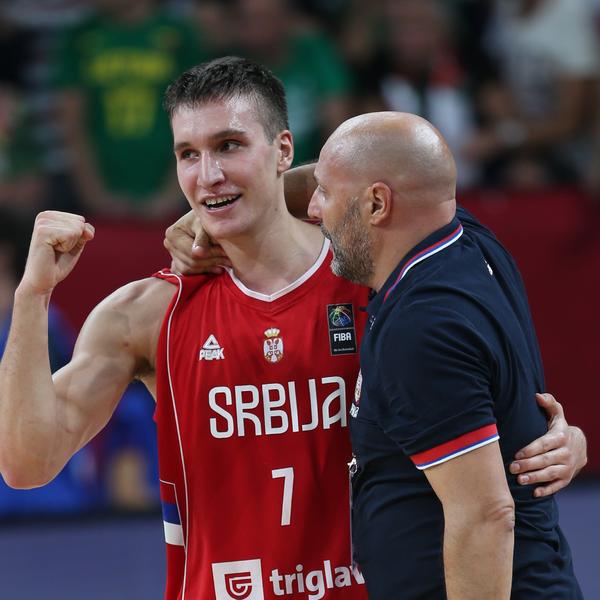 Teško je kad se vratiš kući, a slaviš poraz... Naježićete se posle  ovih reči velikog Bogdana Bogdanovića! (FOTO)