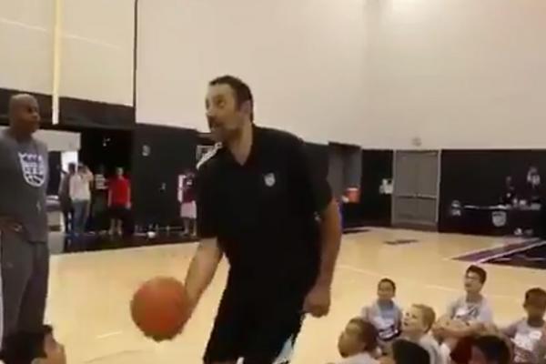 Ako je ruka Saletovih Orlova nameštena upola kao Divčeva, Slovenci nema šta da traže na parketu Sinan Erdema! (VIDEO)